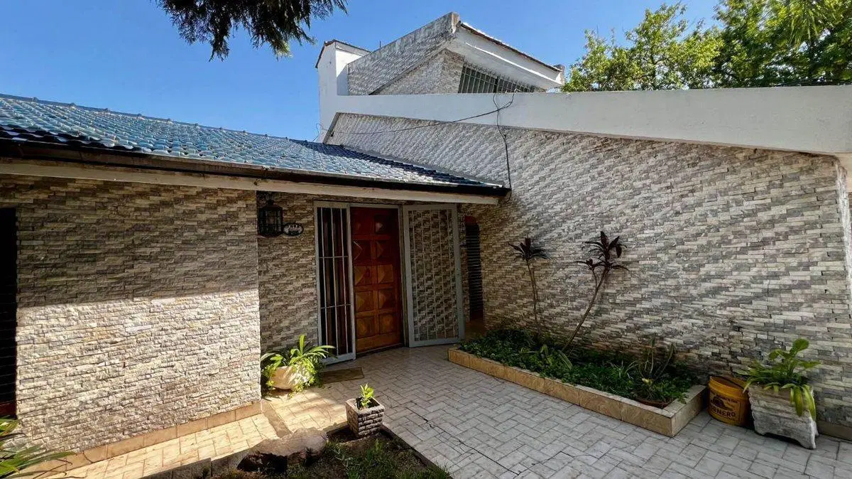 CASA 4 AMBIENTES EN VENTA LLAVALLOL MAS DEPTO 2AMB 8