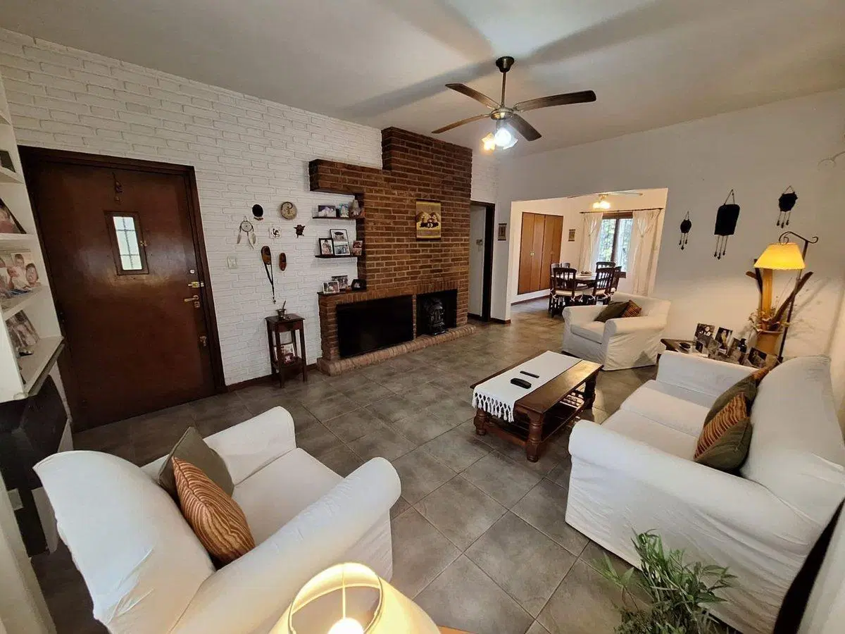 CASA VENTA 5 AMBIENTES APTO CREDITO ADROGUE 2