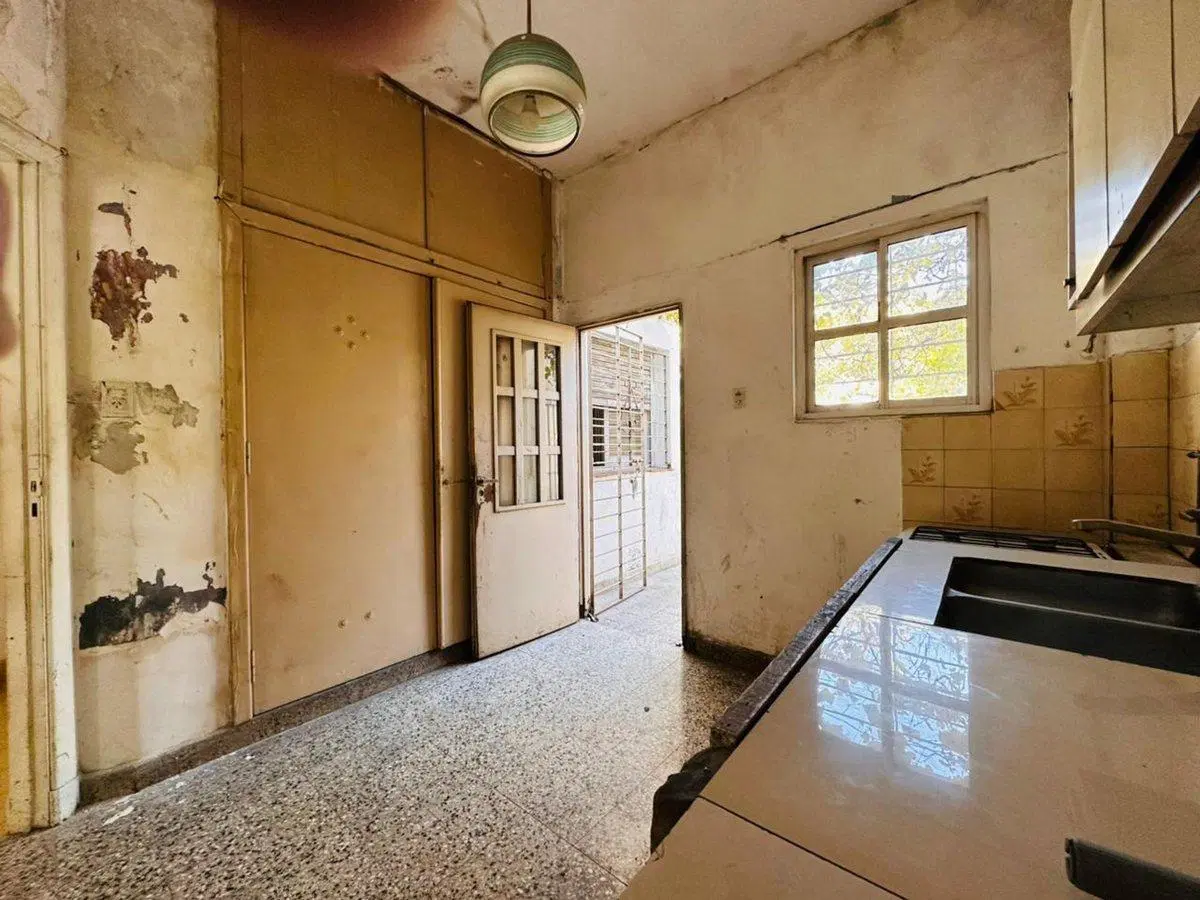 CASA VENTA 3 AMB + DEPARTAMENTO V LYNCH A RECICLAR 3