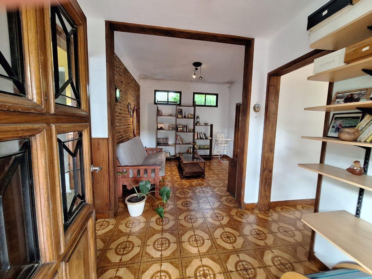 Foto de CASA 4 Amb. y CASA 2 Amb. y Quincho VENTA L.ZAMORA, imagen 4