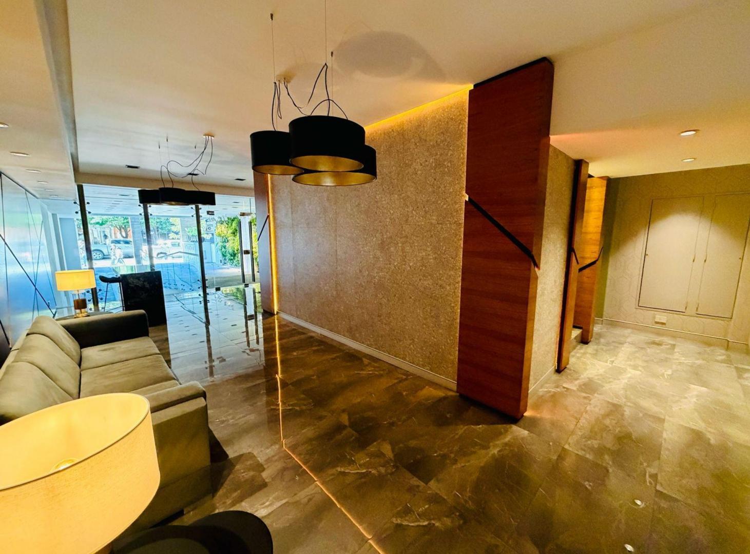 Foto de Depto 3 ambientes con cochera y patio venta Lomas, imagen 5