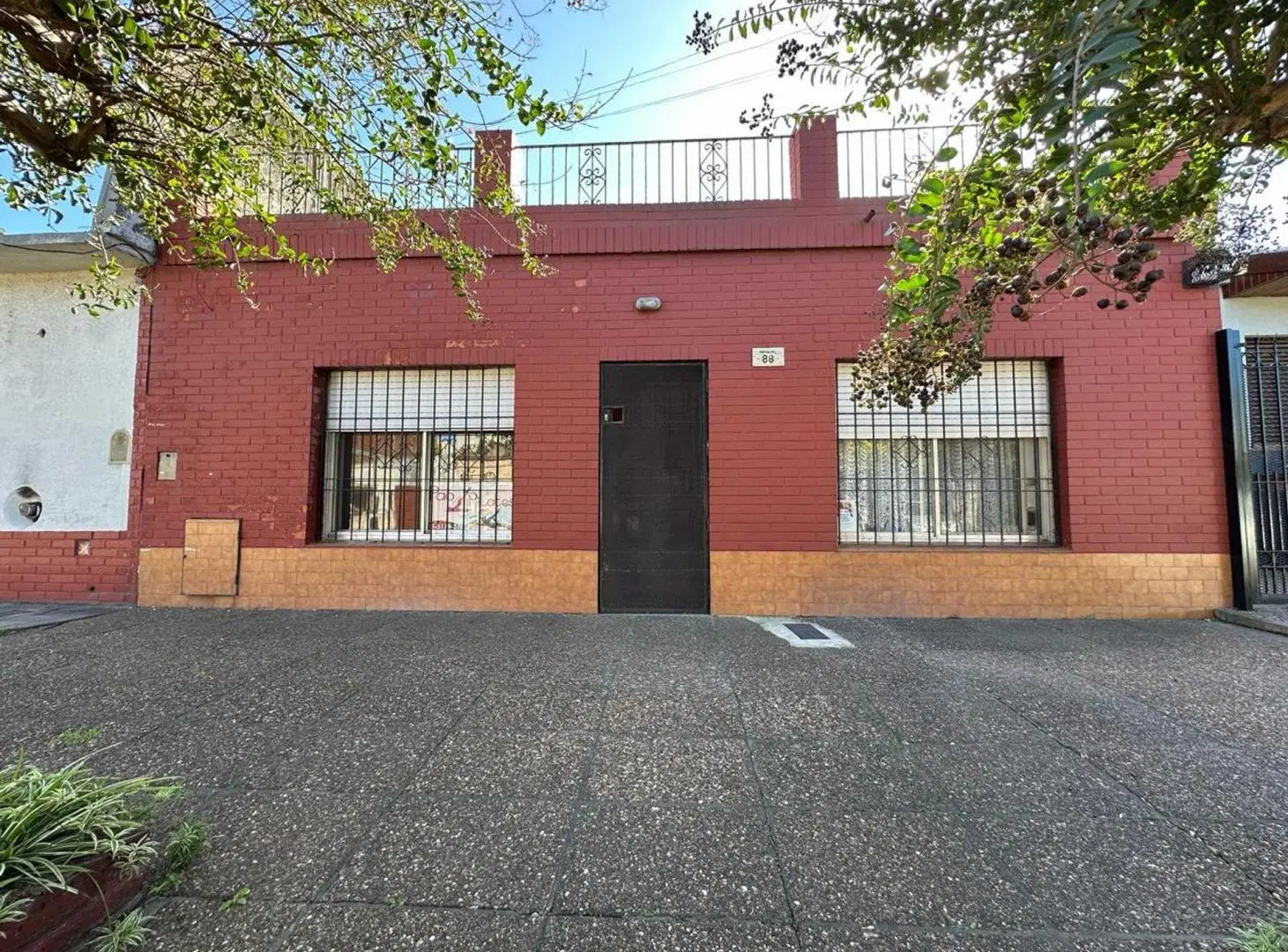 VENTA CASA 4 AMBIENTES, APTO CREDITO, CON PATIO 3