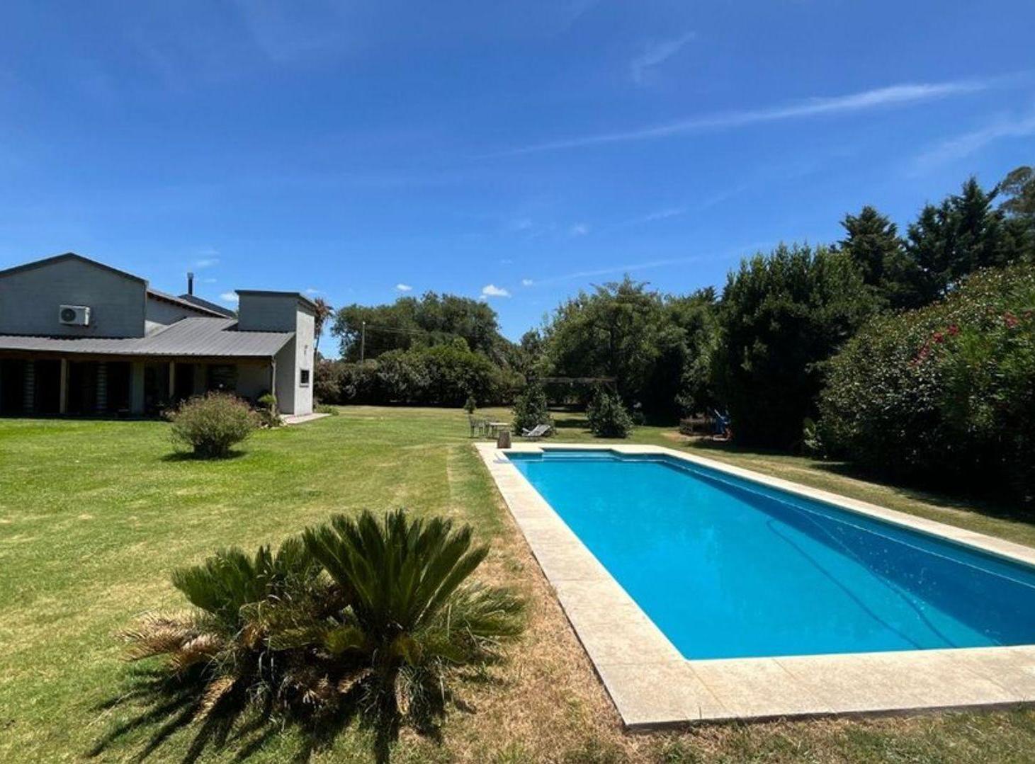 Foto de VENTA CASA 6 AMBIENTES GRAN PARQUE Y PILETA, imagen 2