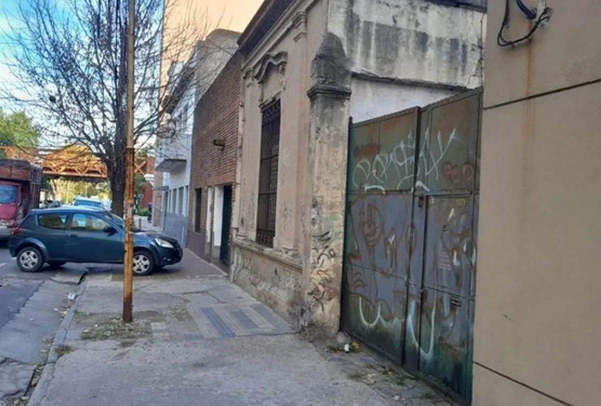 LOTE EN VENTA EN AVELLANEDA CON PREFACTIBILIDAD. 4