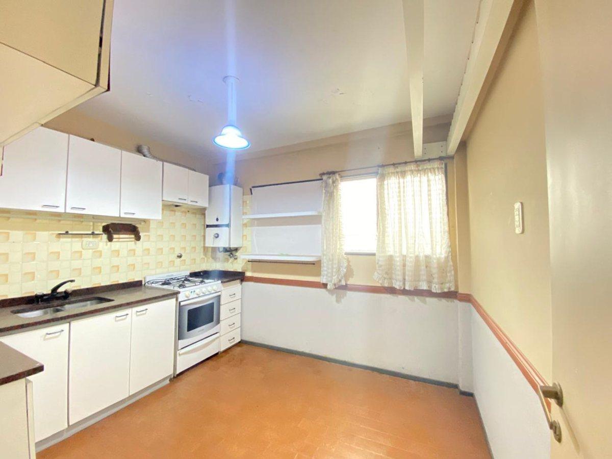 Foto de DEPTO 2 AMBIENTES VENTA LANUS OESTE CON BAULERA, imagen 3