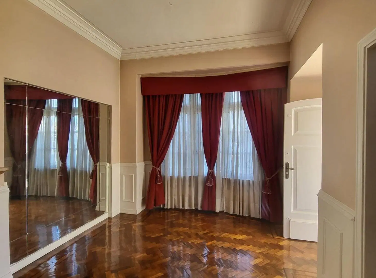 CHALET 7 AMBIENTES EN VENTA EN TEMPERLEY 5