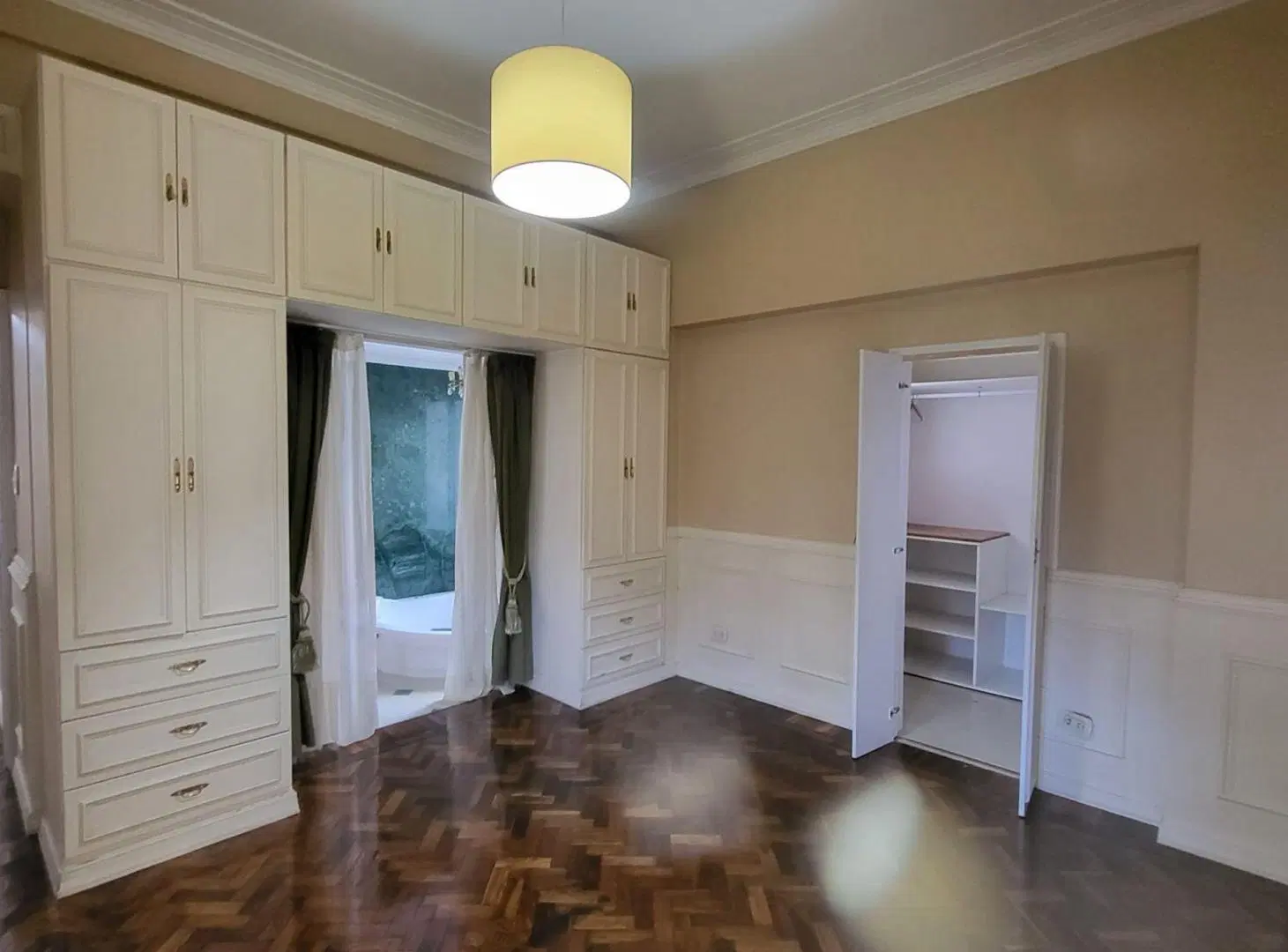 CHALET 7 AMBIENTES EN VENTA EN TEMPERLEY 3