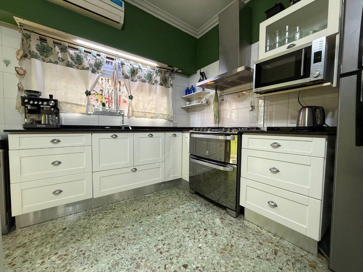Foto de CASA 6 AMB. DOBLE INGRESO. ESTUDIO IDEAL PROFESION, imagen 2