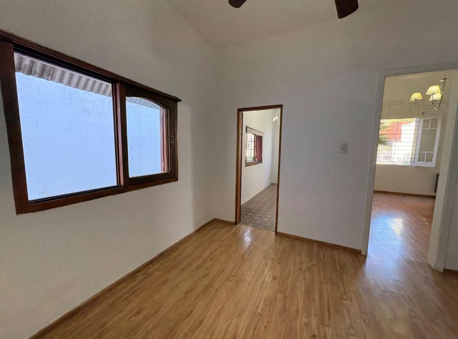 CASA EN VENTA 4 AMB C/450 M2 DE LOTE ADROGUÉ 3