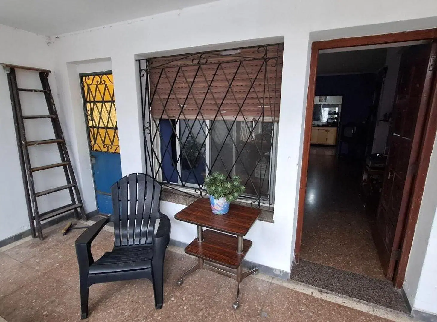 CASA 5 AMBIENTES VENTA LANUS QUINCHO Y 2 COCHERAS 3