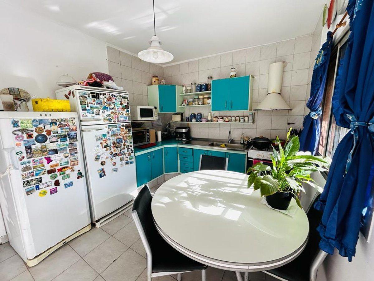 Foto de Casa 7 ambientes en venta en Burzaco, imagen 1
