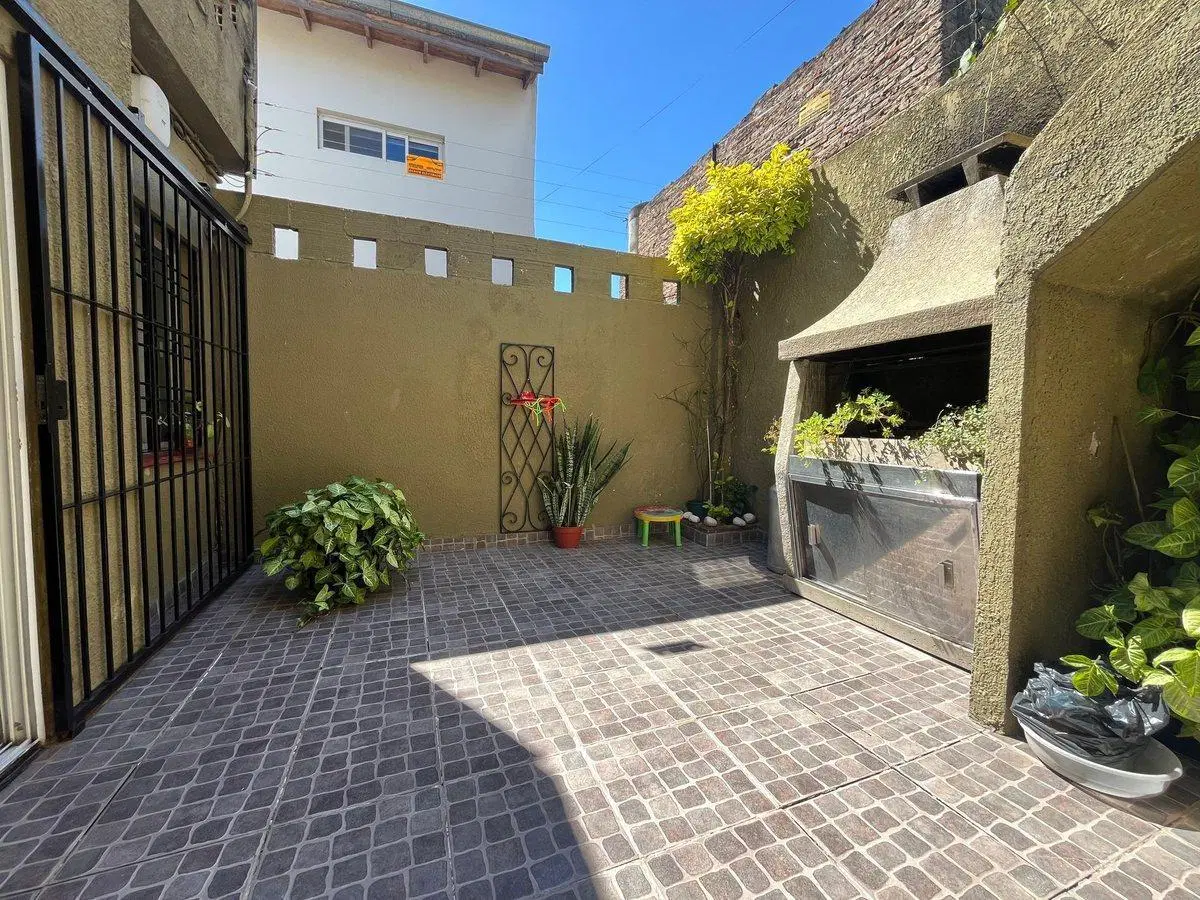 VENTA PH 4 AMBIENTES CON PATIO BANFIELD APTO CREDI 2