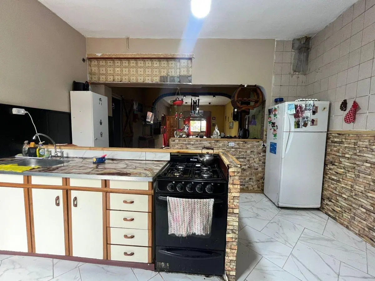 CASA EN VENTA 4 AMBIENTES TEMPERLEY + DEPARTAMENTO 2
