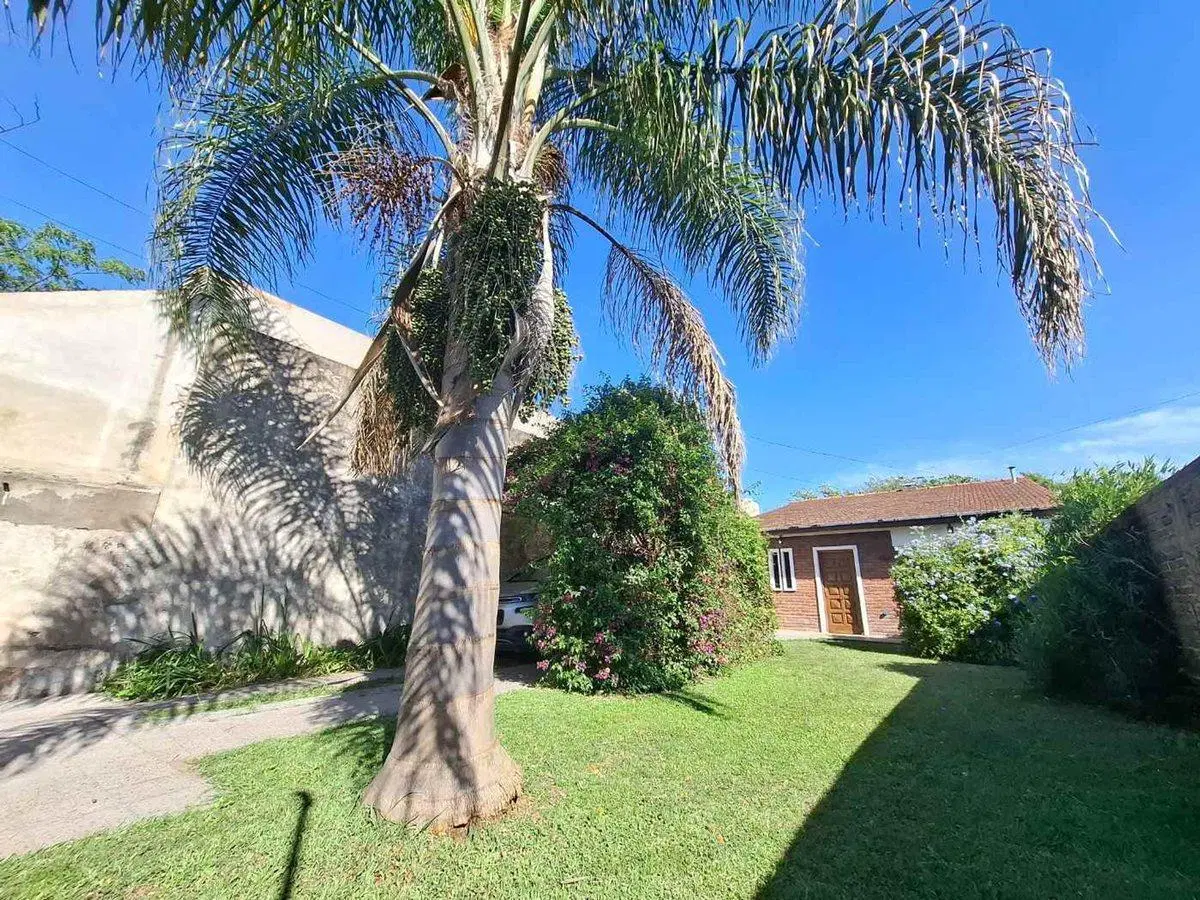 CASA 4 AMBIENTES VENTA TEMPERLEY JARDIN 2 FAMILIAS 1