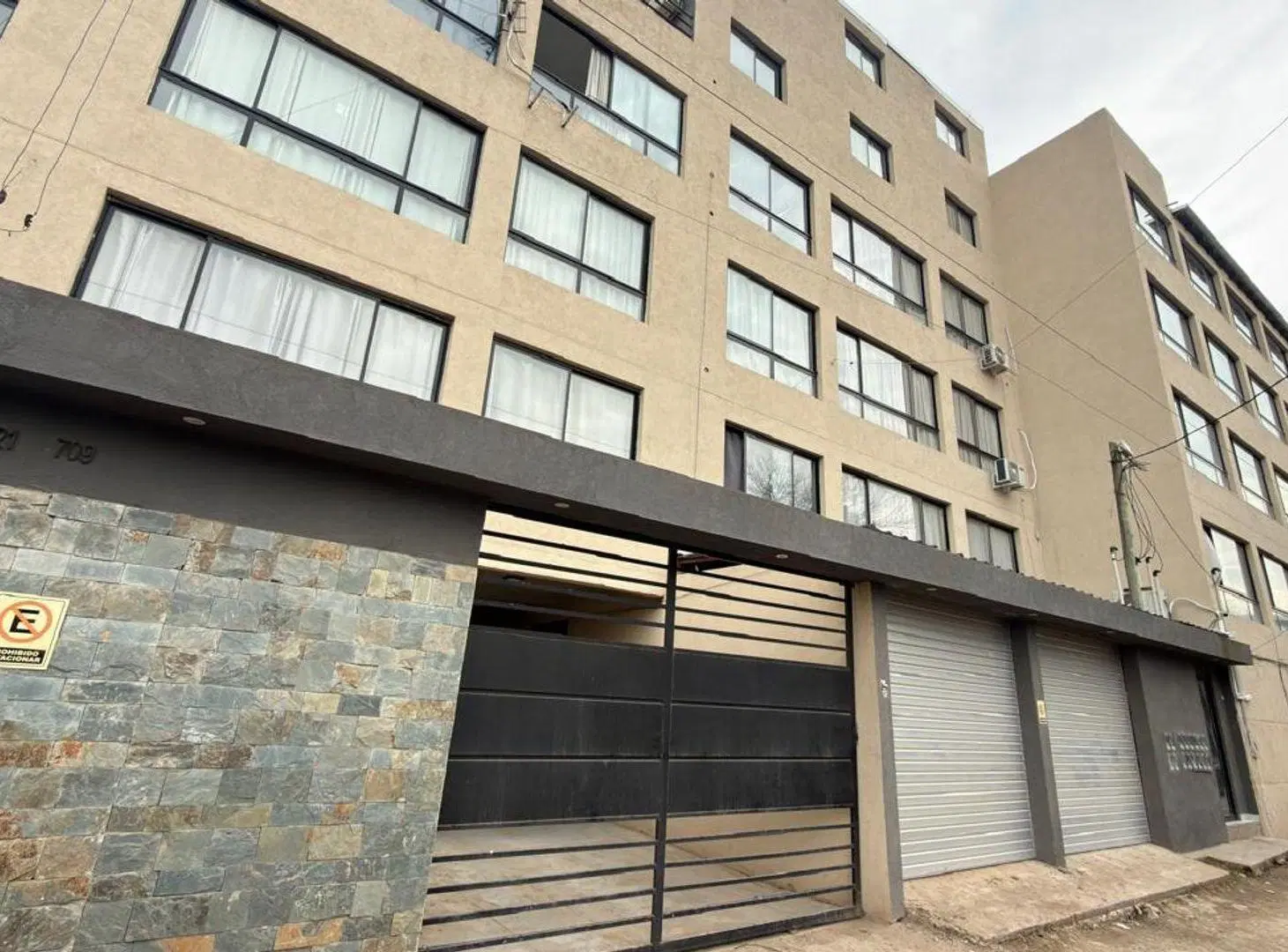 ALQUILER MONOAMBIENTE APTO OFICINA EN CANNING 3