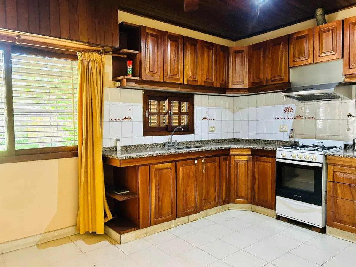 Venta casa 4 amb con parque, Apto Credito,Burzaco. 3