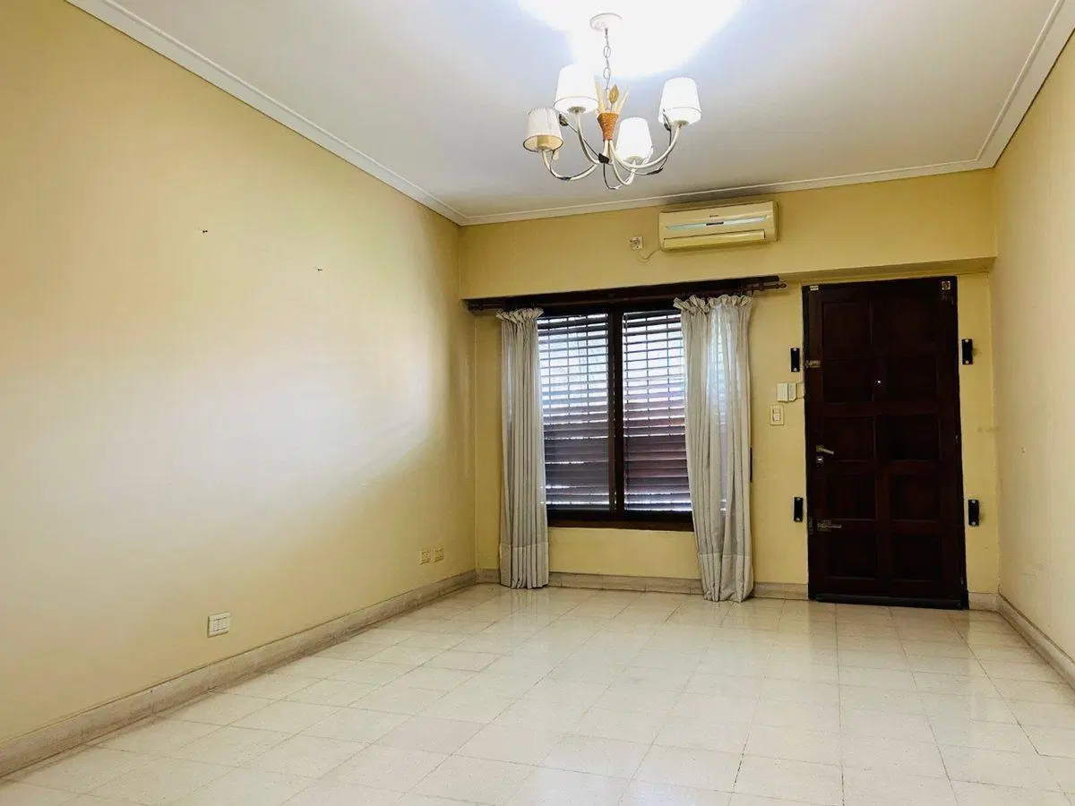 Venta casa 4 amb con parque, Apto Credito,Burzaco. 2