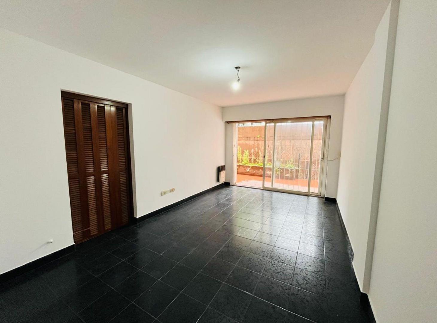 Foto de Venta Depto 3 Amb C/cochera Lomas De Zamora Centro, imagen 2