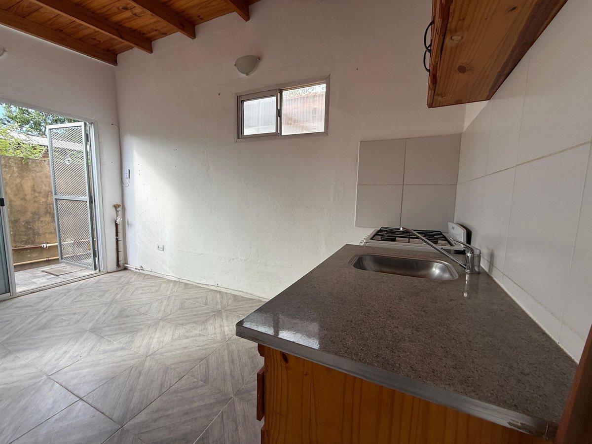 Foto de ALQUILER DE PH 2 AMBIENTES EN LAVALLOL, imagen 4