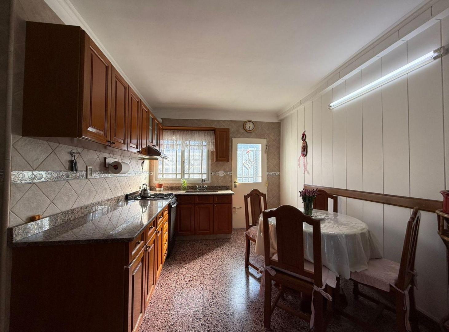 Foto de casa 3 ambientes en venta Lomas de Zamora, imagen 2
