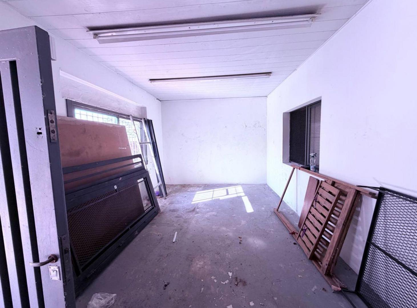 Foto de Galpón/Depósito en venta L. de Zamora c/ trifásica, imagen 5