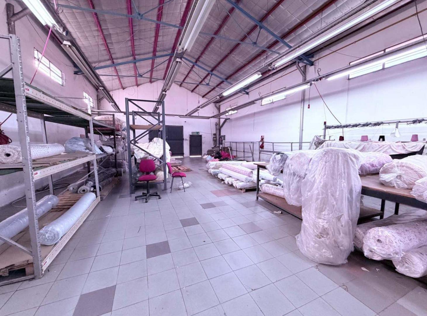 Foto de Galpón/Depósito en venta L. de Zamora c/ trifásica, imagen 3