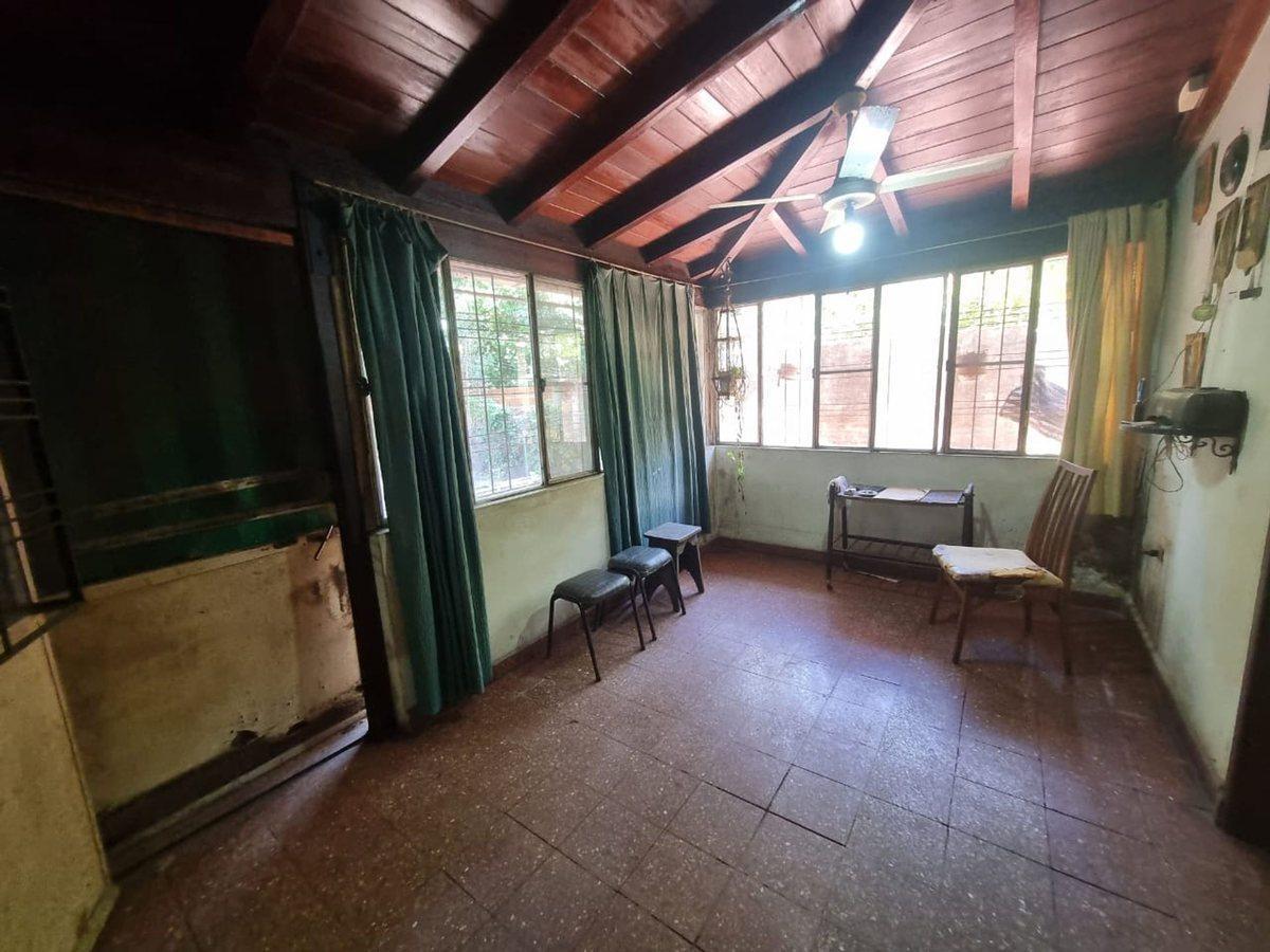 Foto de CASA VENTA 4 AMB COCHERA APTA CREDITO BURZACO, imagen 2
