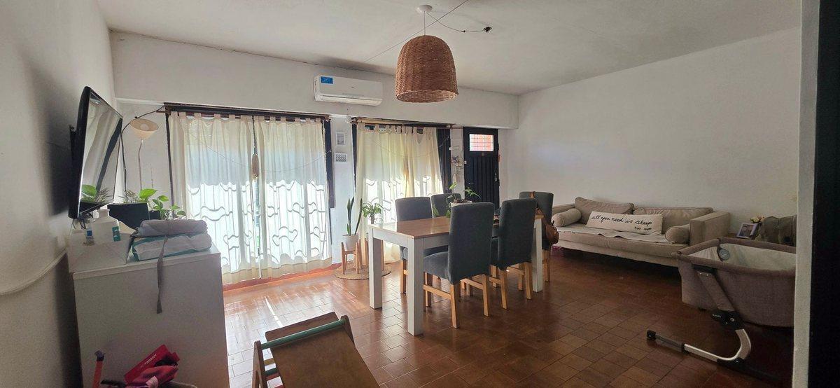 Foto de CASA 2 DORMITORIOS EN VENTA BANFIELD, imagen 2