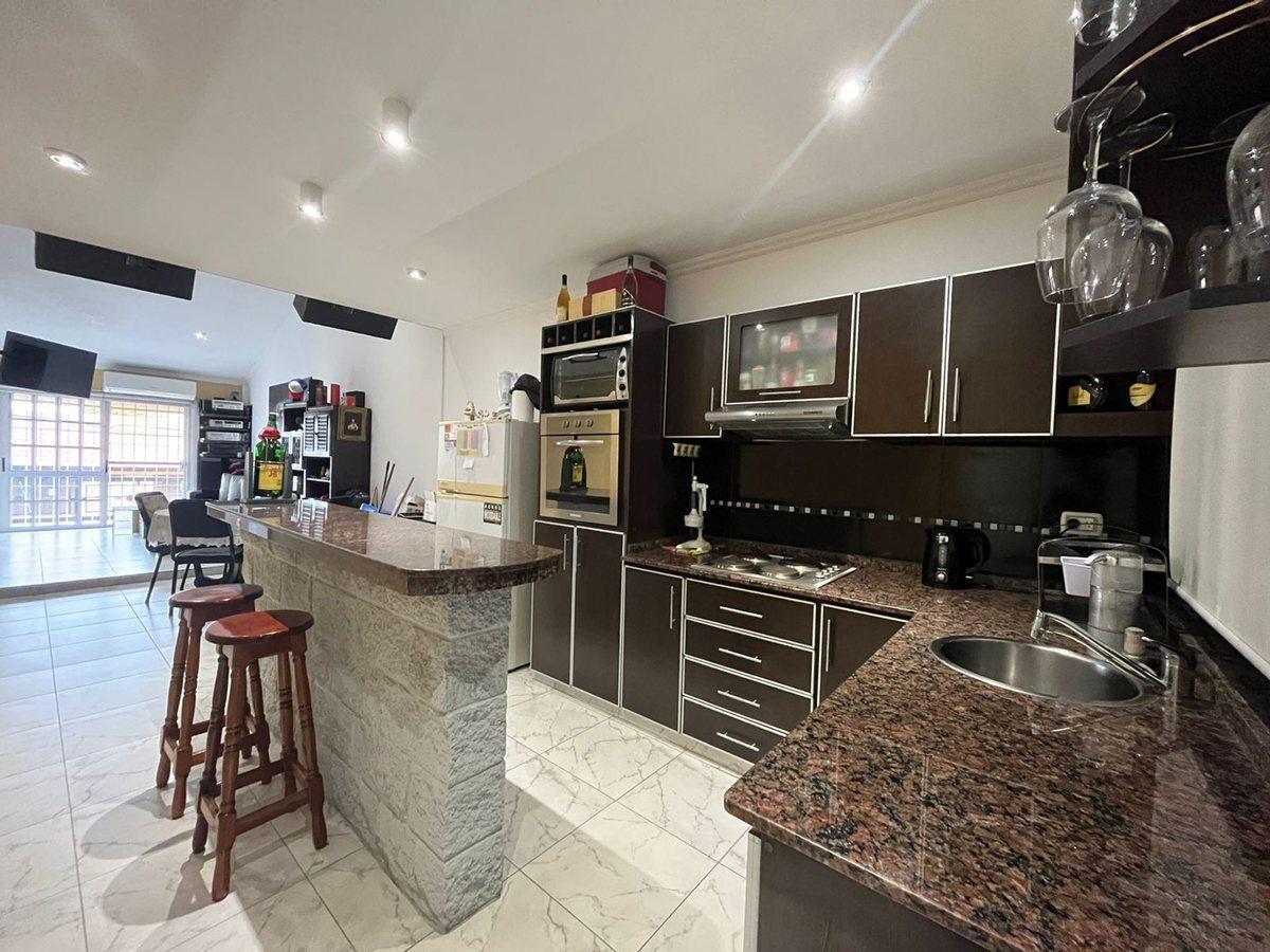 Foto de DEPTO EN VENTA 2 AMBIENTES EN VALENTIN ALSINA, imagen 3