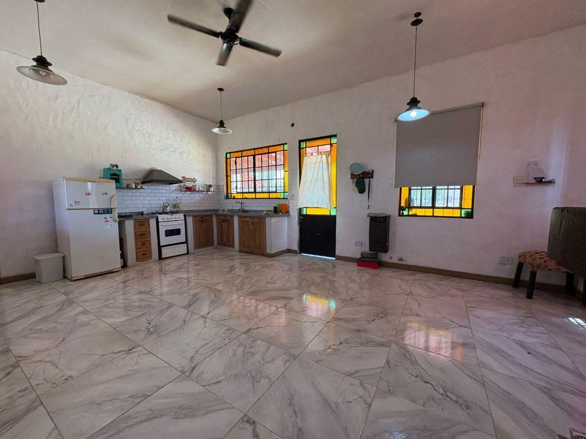 Foto de VENTA CASA 4 AMB C/1300M2 Y PILETA- ALEJANDRO KORN, imagen 5