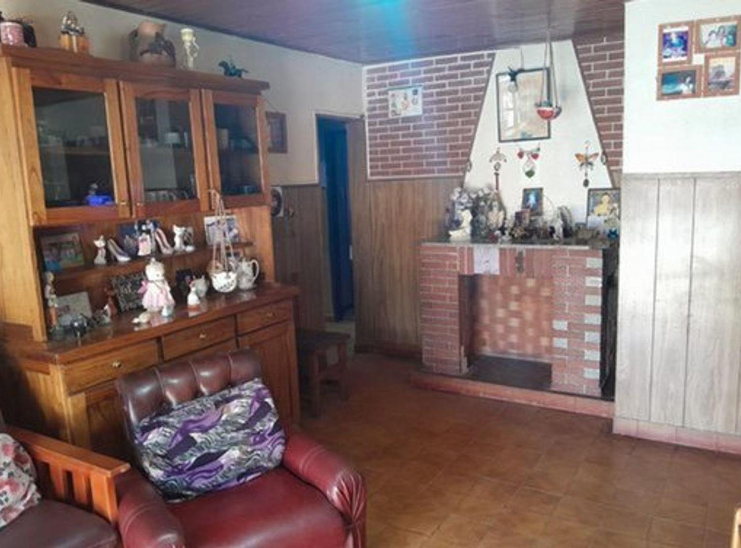 Foto de CASA EN VENTA 6 AMBIENTES TEMPERLEY, imagen 2