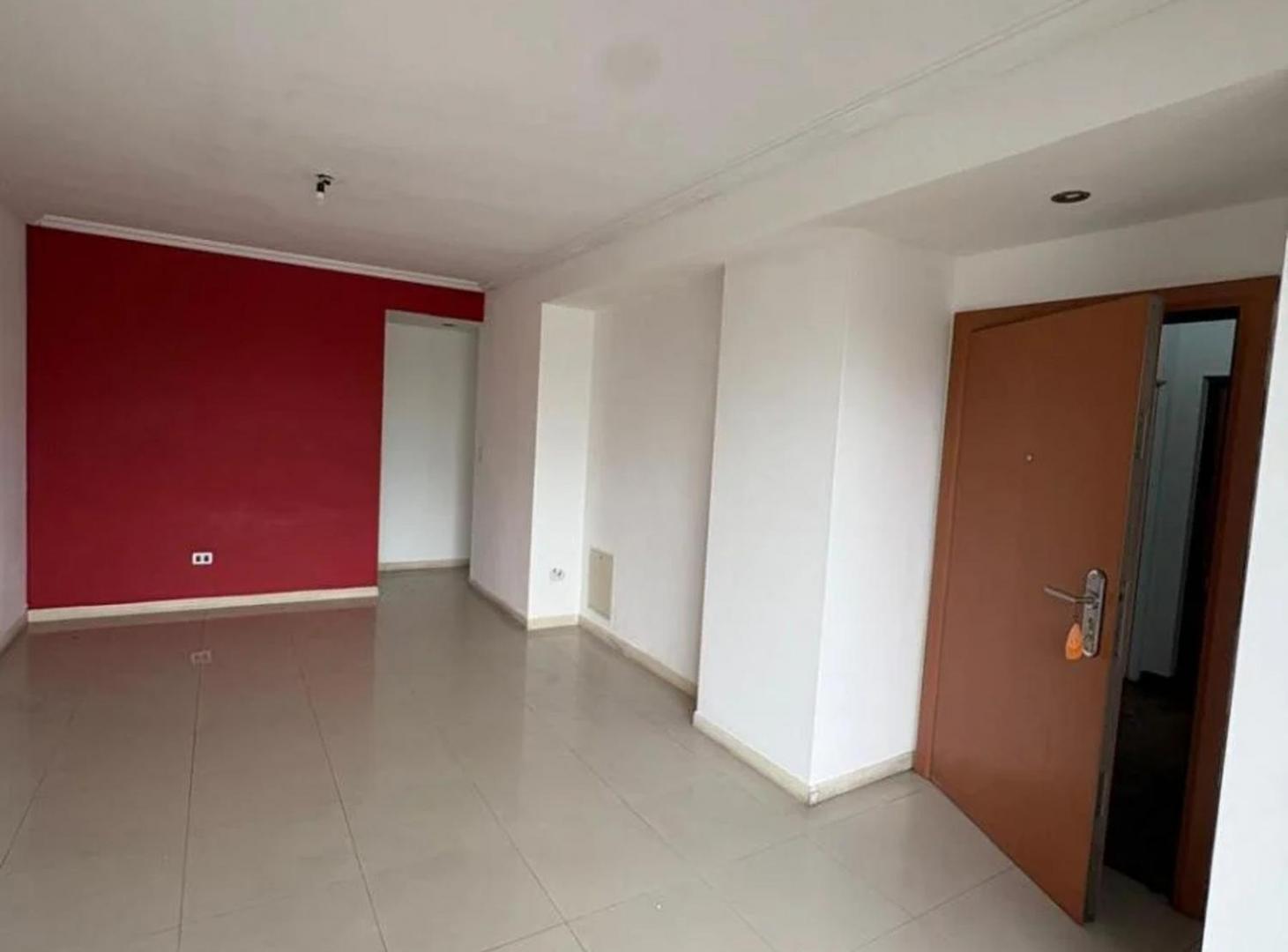 Foto de DEPARTAMENTO 2 AMBIENTES EN VENTA EN L. D. Z., imagen 4