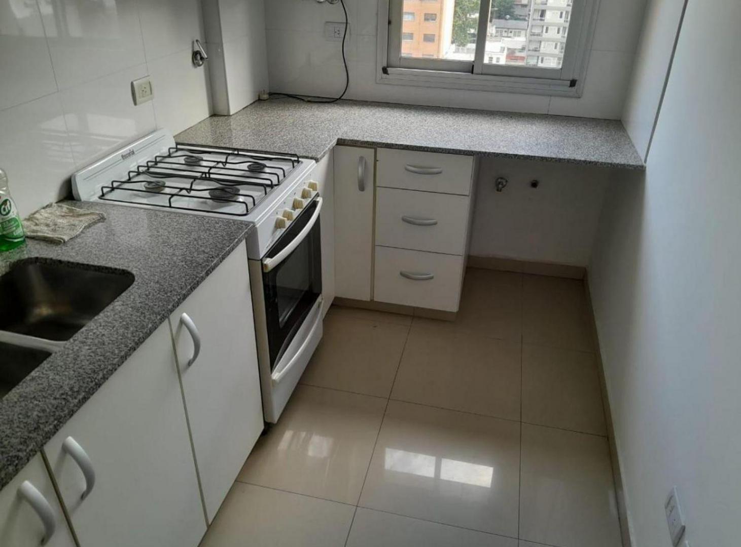 Foto de DEPARTAMENTO 2 AMBIENTES EN VENTA EN L. D. Z., imagen 5