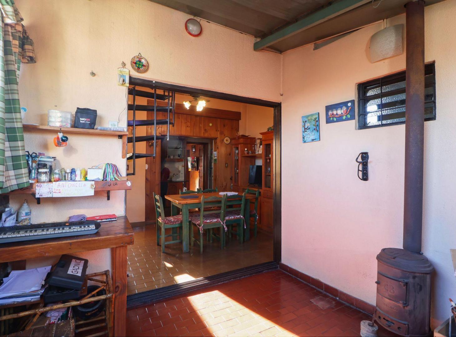 Foto de VENTA PH CON COCHERA SANTOS LUGARES, imagen 5
