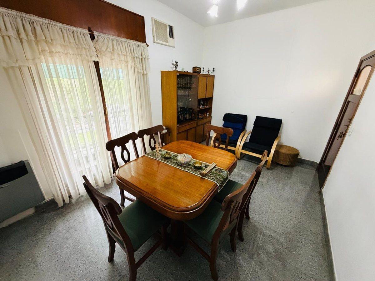 Foto de Departamento en PH de 4 ambientes venta Temperley, imagen 1