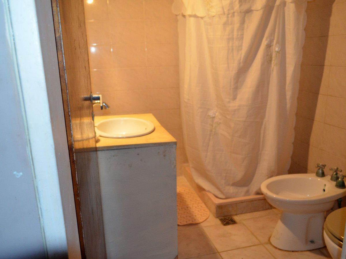 Foto de VENTA CASA 5 AMBIENTES EN LONGCHAMPS FINANCIA, imagen 4