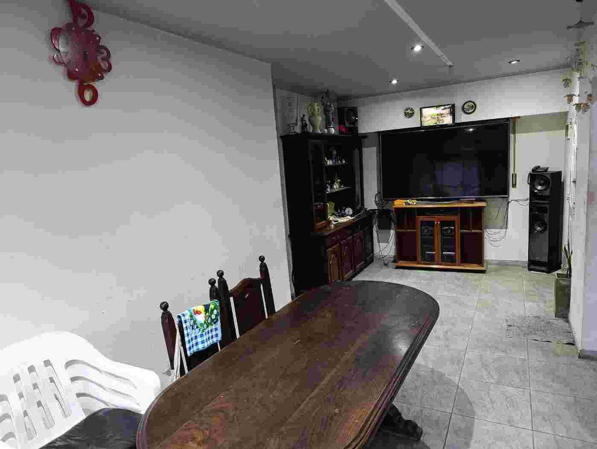 Foto de Venta de dos casas en Llavallol y lote, imagen 3