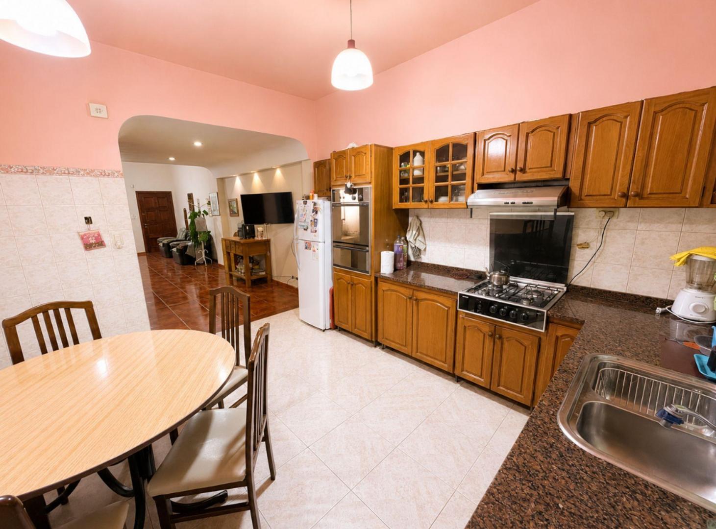 Foto de Casa 5 ambientes en venta San José c/amplio jardín, imagen 4