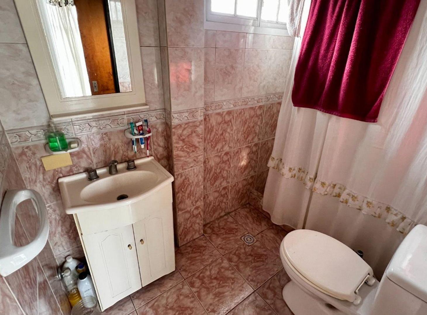 Foto de CASA 6 AMBIENTES VENTA EN LONGCHAMPS + DEPTO 3 AMB, imagen 5