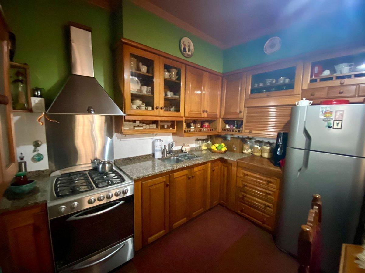 Foto de CASA VENTA EN BANFIELD DOS PLANTAS CON PATIO, imagen 3