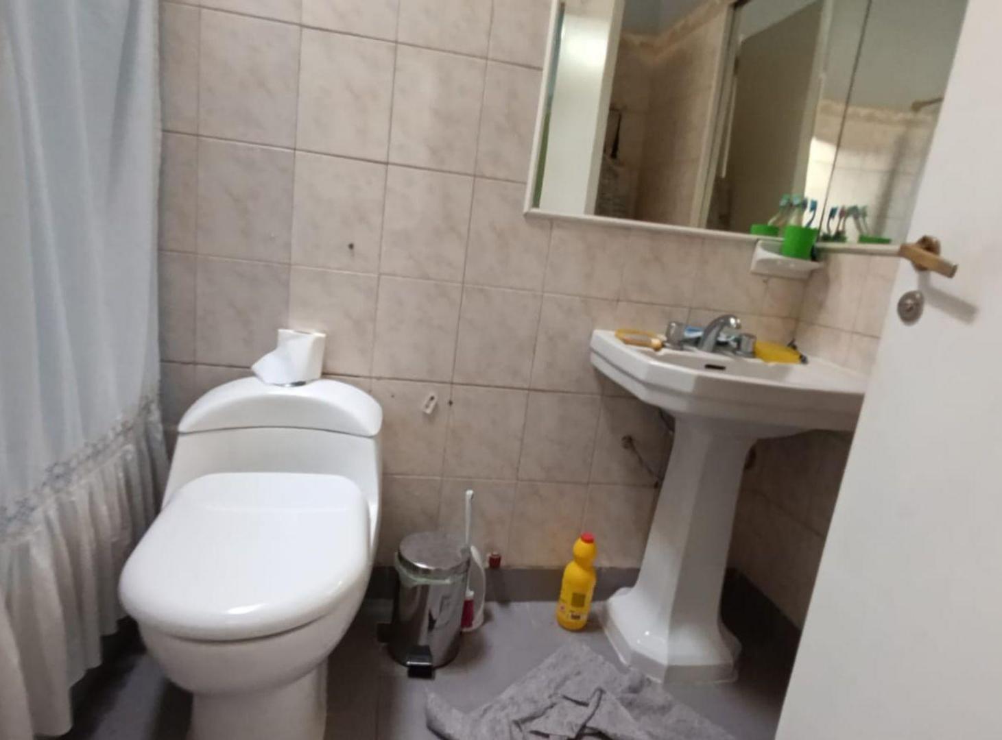 Foto de VENTA VIVIENDA MULTIFAMILIAR 6 DPTOS C/RENTA BUDGE, imagen 4