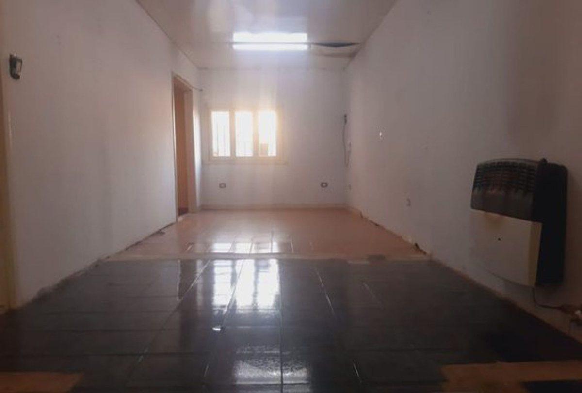 Foto de CASA EN VENTA A REFACCIONAR TEMPERLEY., imagen 3