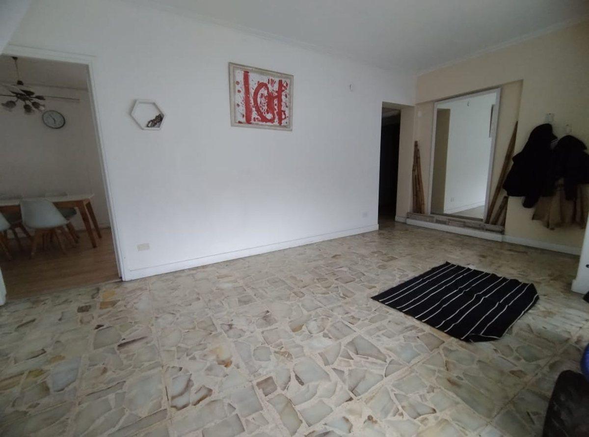 Foto de CHALET 8 AMBIENTES EN VENTA EN ADROGUE CON PARQUE, imagen 4