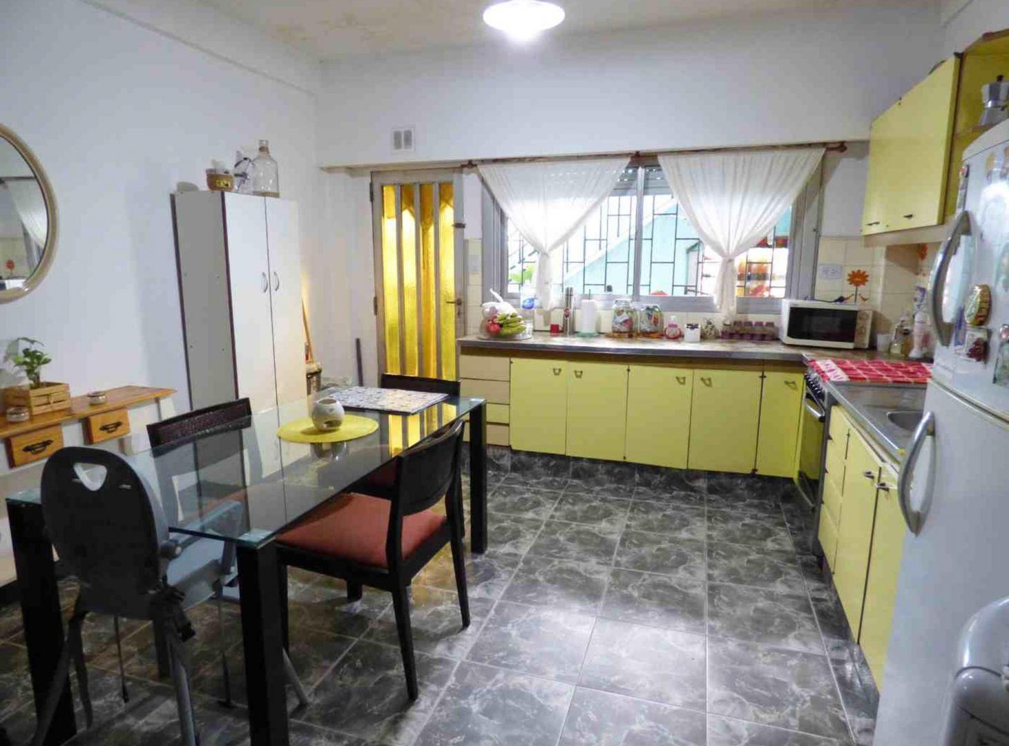 Foto de Casa PH 1° piso al frente 4 amb venta L de Zamora, imagen 2