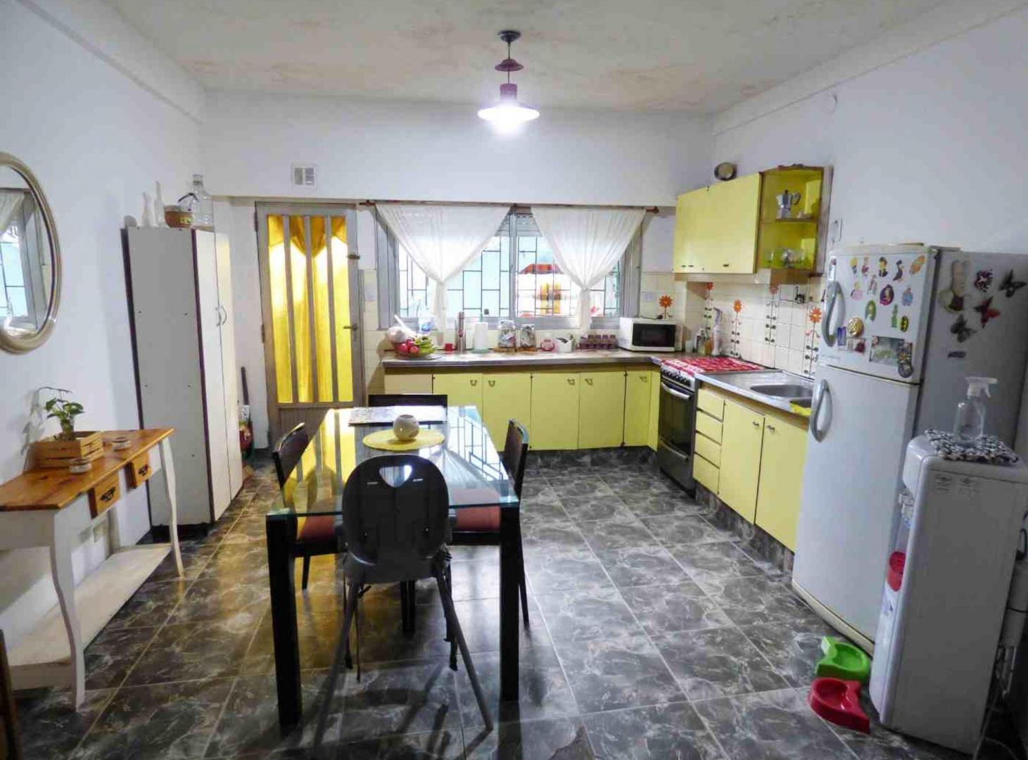 Foto de Casa PH 1° piso al frente 4 amb venta L de Zamora, imagen 1