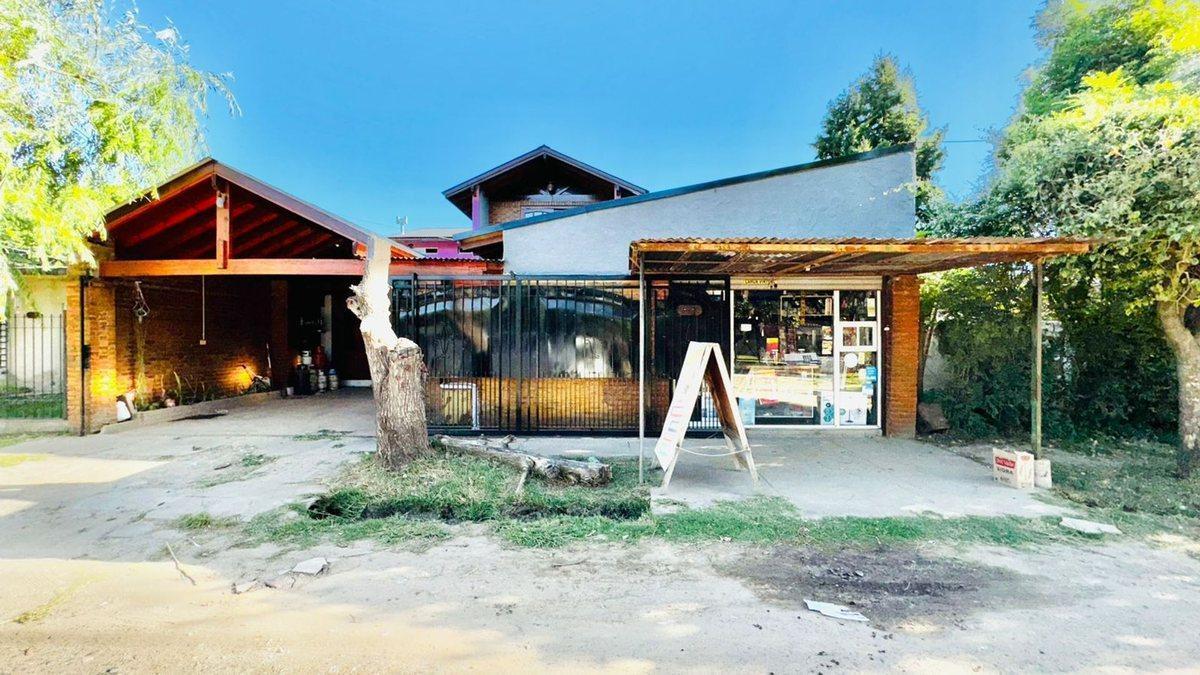 Foto de CASA 4 AMBIENTES VENTA PILETA LOCAL Y GARAJE, imagen 3