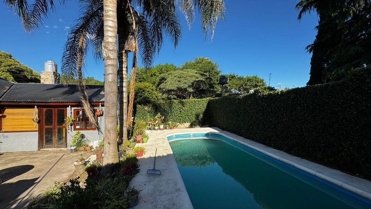 Foto de CASA 4 AMBIENTES VENTA PILETA LOCAL Y GARAJE, imagen 2