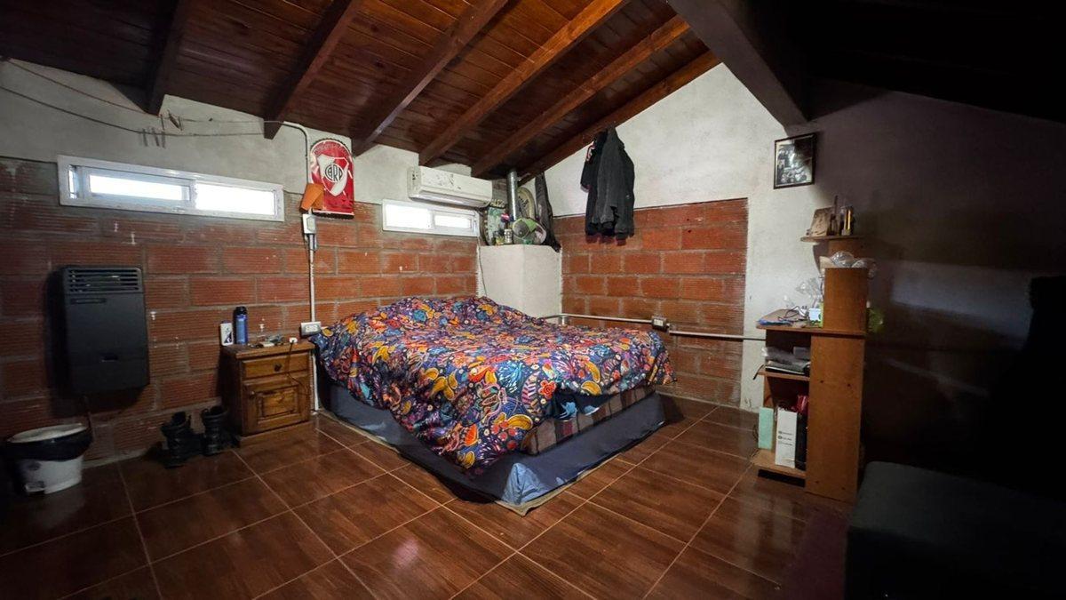 Foto de CASA 4 AMBIENTES VENTA PILETA LOCAL Y GARAJE, imagen 4