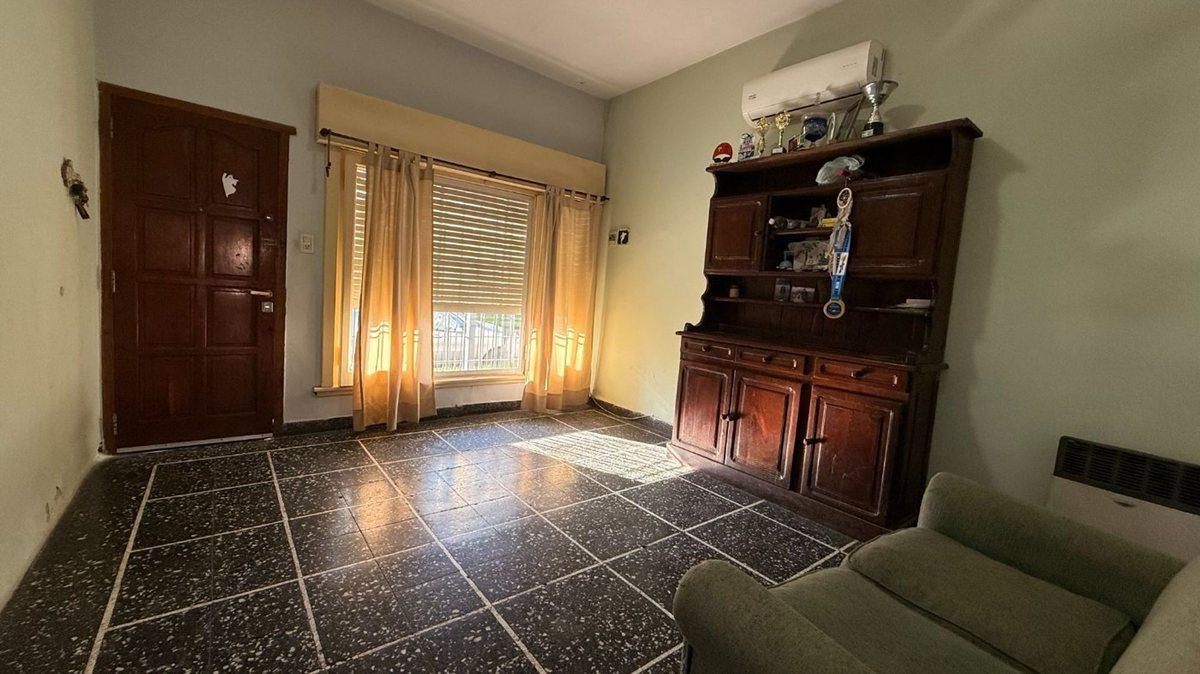 Foto de CASA EN VENTA 2 DORMITORIOS CON PATIO APTA CREDITO, imagen 4