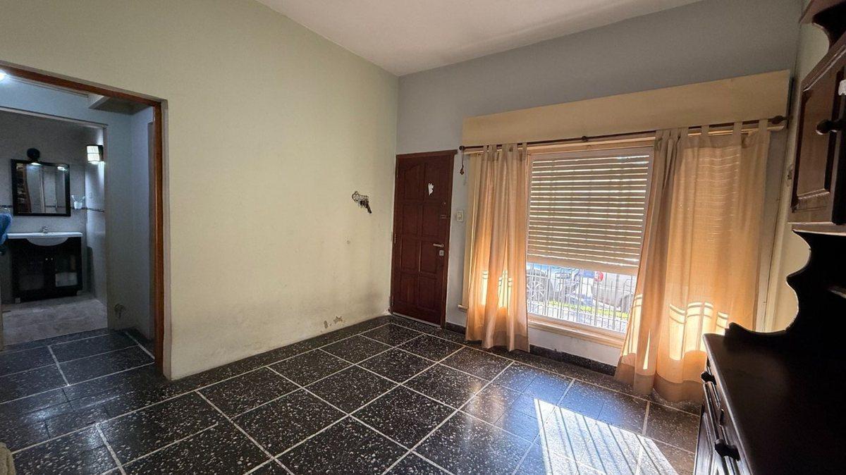 Foto de CASA EN VENTA 2 DORMITORIOS CON PATIO APTA CREDITO, imagen 5